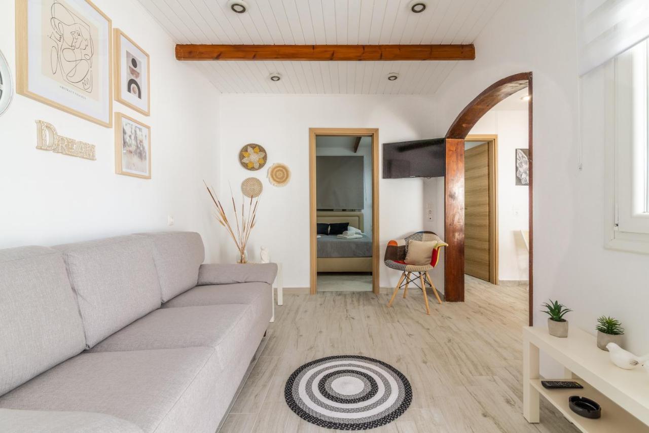 The House 4 *